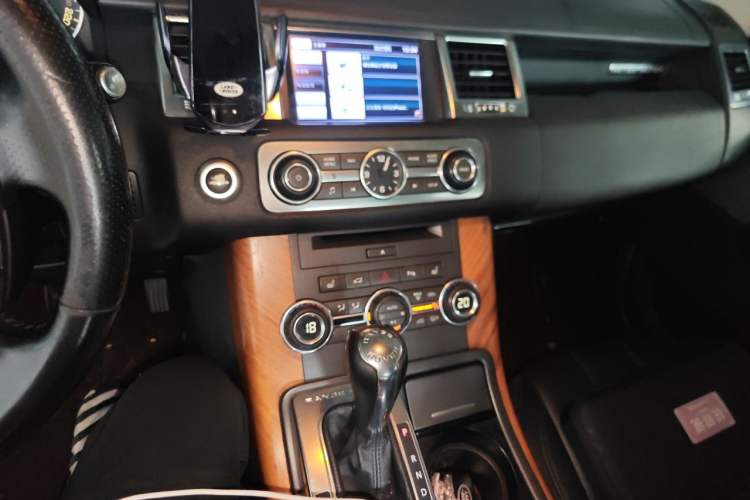 Used Land Rover Range Sport 2012 3.0 TDV6 HSE Diesel Edition Audio And AC Panel