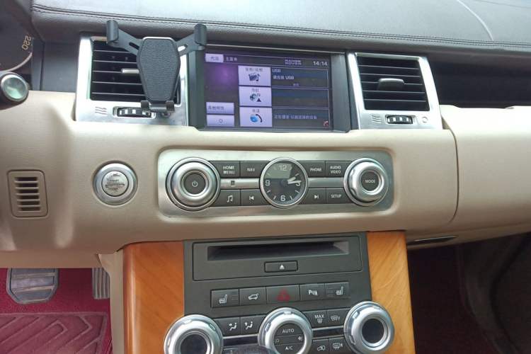 Used Land Rover Range Sport 2012 3.0 TDV6 HSE Diesel Edition Audio And AC Panel