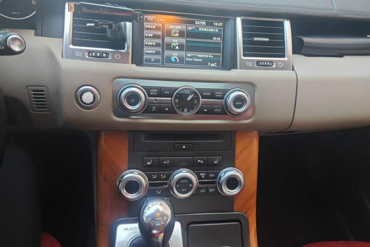 Used Land Rover Range Sport 2012 3.0 TDV6 HSE Diesel Edition Audio And AC Panel
