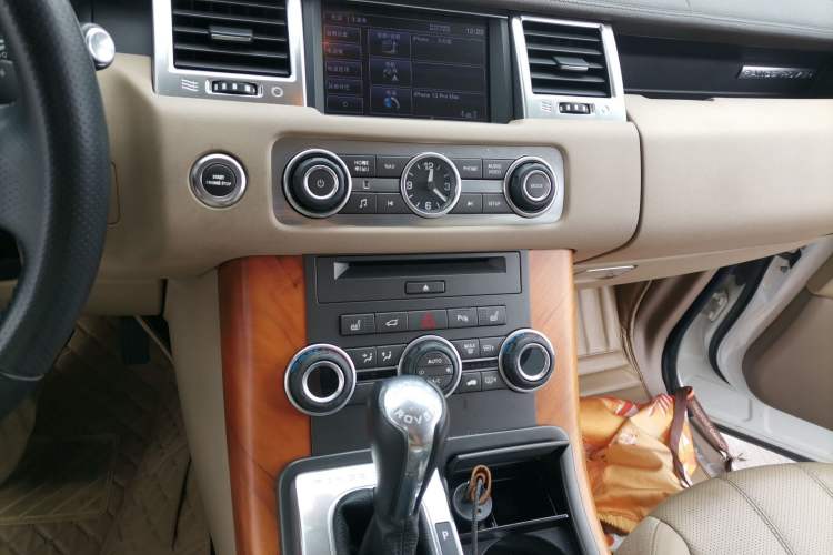 Used Land Rover Range Sport 2012 3.0 TDV6 HSE Diesel Edition Audio And AC Panel