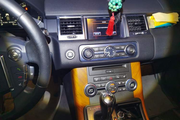 Used Land Rover Range Sport 2012 5.0 NA V8 HSE Audio And AC Panel
