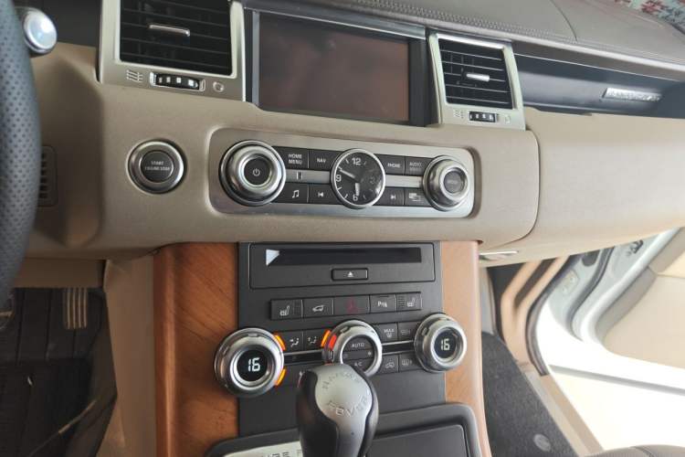 Used Land Rover Range Sport 2012 5.0 SC V8 HSE Audio And AC Panel