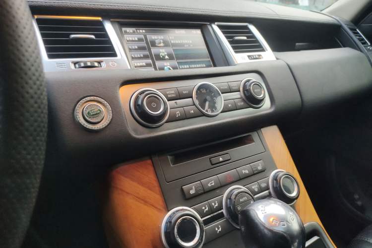Used Land Rover Range Sport 2012 3.0 TDV6 HSE Diesel Edition Audio And AC Panel
