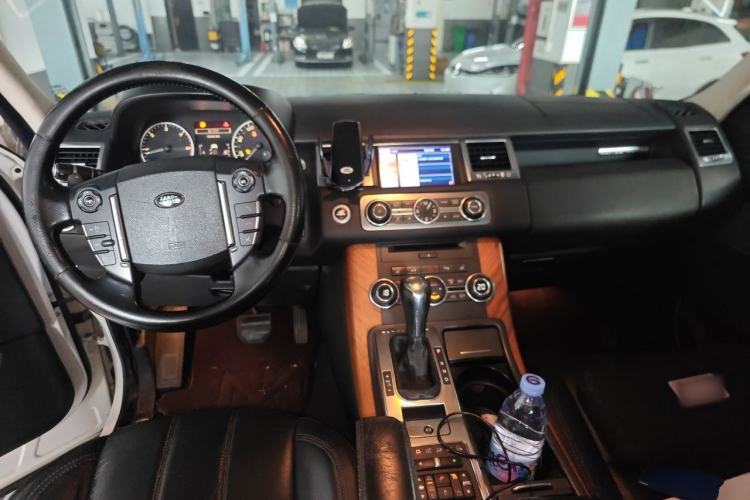 Used Land Rover Range Sport 2012 3.0 TDV6 HSE Diesel Edition Center Console