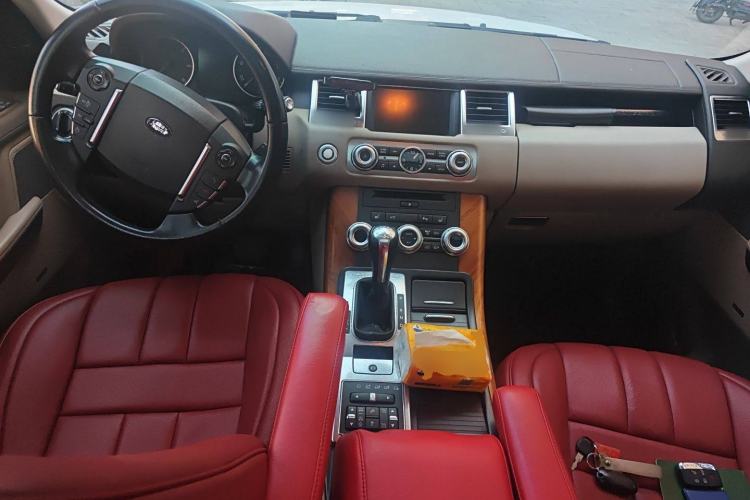 Used Land Rover Range Sport 2012 3.0 TDV6 HSE Diesel Edition Center Console