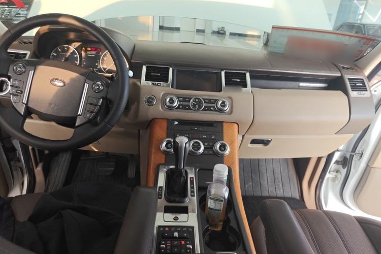 Used Land Rover Range Sport 2012 5.0 SC V8 HSE Center Console