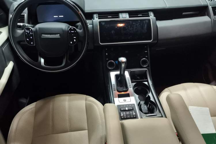 Used Land Rover Range Sport 2012 3.0 TDV6 HSE Diesel Edition Center Console