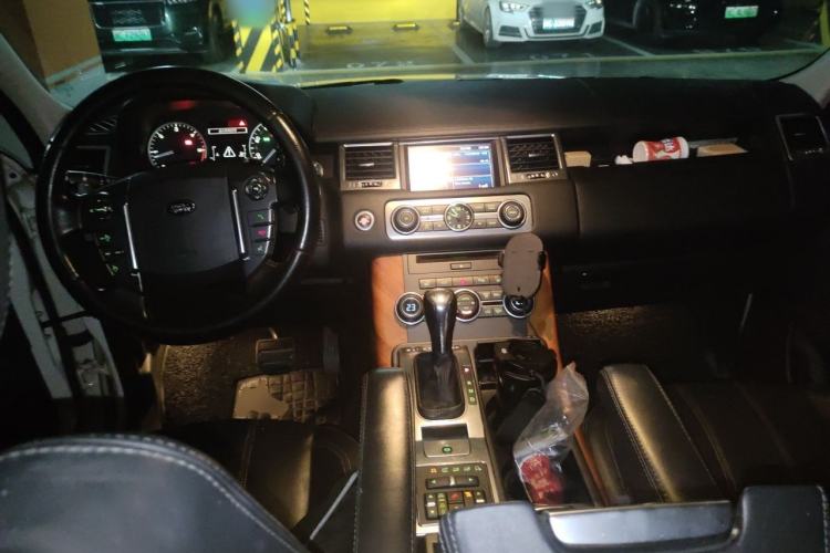 Used Land Rover Range Sport 2012 3.0 TDV6 HSE Diesel Edition Center Console