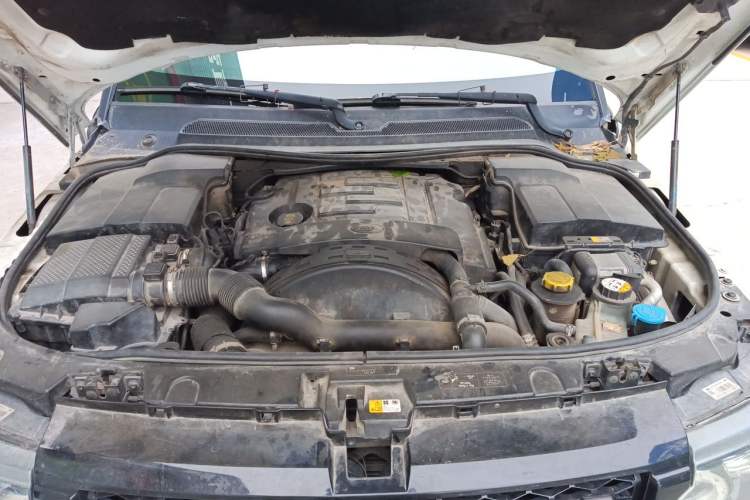 Used Land Rover Range Sport 2012 3.0 TDV6 HSE Diesel Edition Engine Bay