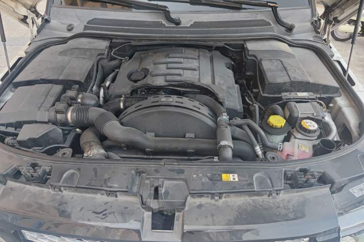 Used Land Rover Range Sport 2012 3.0 TDV6 HSE Diesel Edition Engine Bay