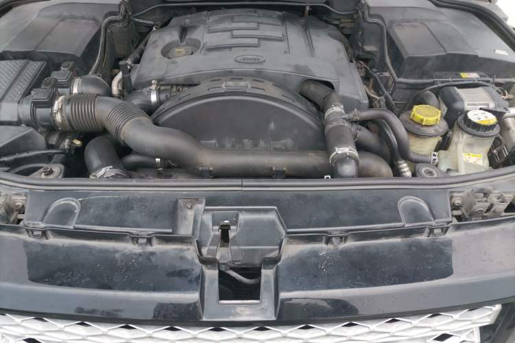 Used Land Rover Range Sport 2012 3.0 TDV6 HSE Diesel Edition Engine Bay