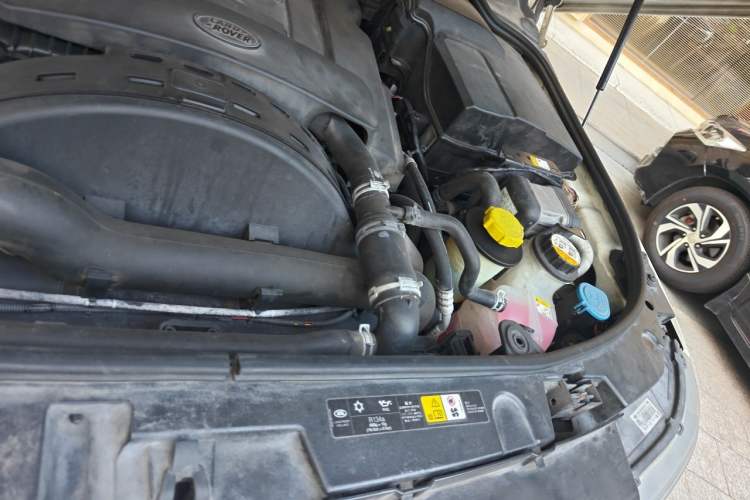 Used Land Rover Range Sport 2012 3.0 TDV6 HSE Diesel Edition Engine Bay Left