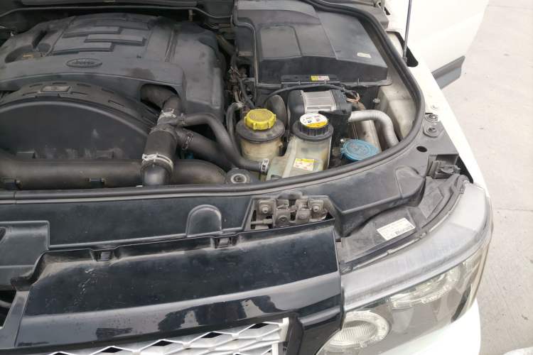 Used Land Rover Range Sport 2012 3.0 TDV6 HSE Diesel Edition Engine Bay Left