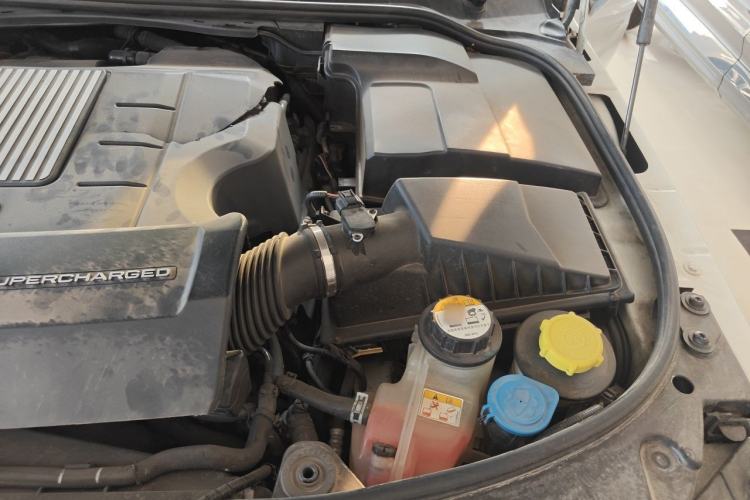 Used Land Rover Range Sport 2012 5.0 SC V8 HSE Engine Bay Left