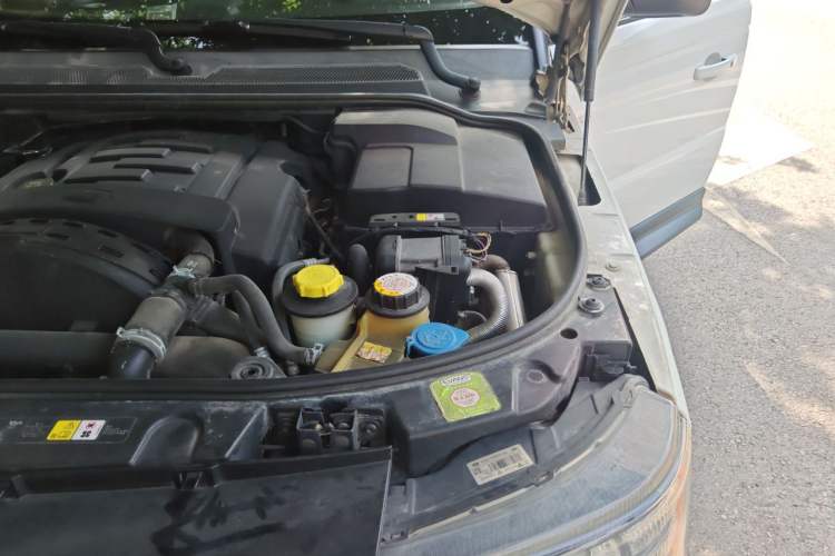 Used Land Rover Range Sport 2012 3.0 TDV6 HSE Diesel Edition Engine Bay Left