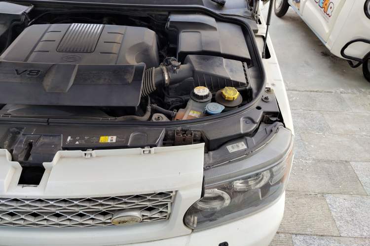 Used Land Rover Range Sport 2012 5.0 NA V8 HSE Engine Bay Left