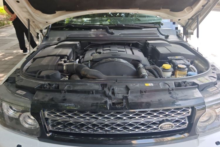 Used Land Rover Range Sport 2012 3.0 TDV6 HSE Diesel Edition Engine Bay