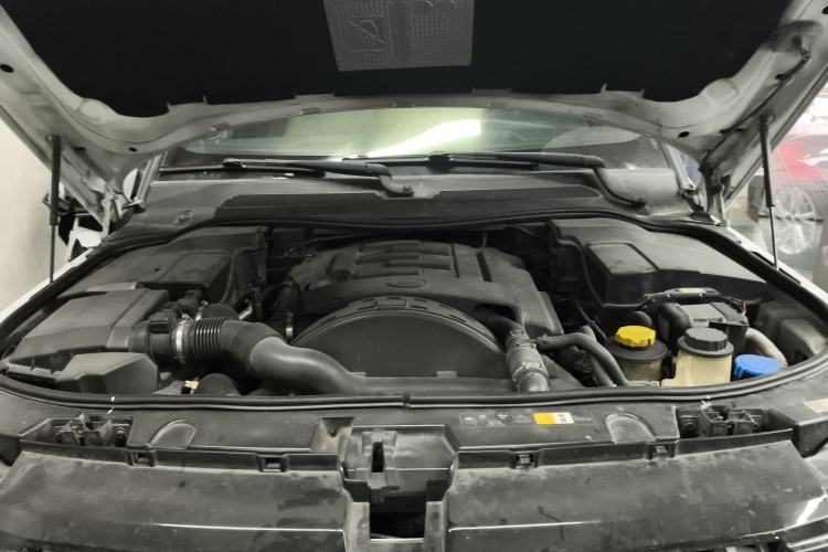 Used Land Rover Range Sport 2012 3.0 TDV6 HSE Diesel Edition Engine Bay
