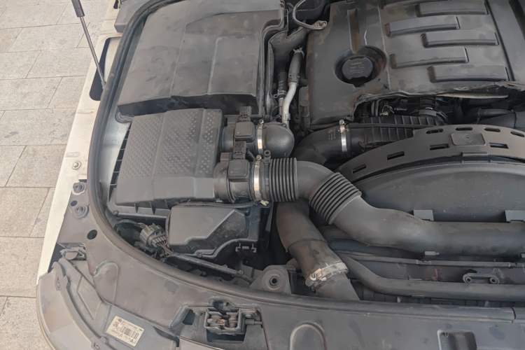 Used Land Rover Range Sport 2012 3.0 TDV6 HSE Diesel Edition Engine Bay Right
