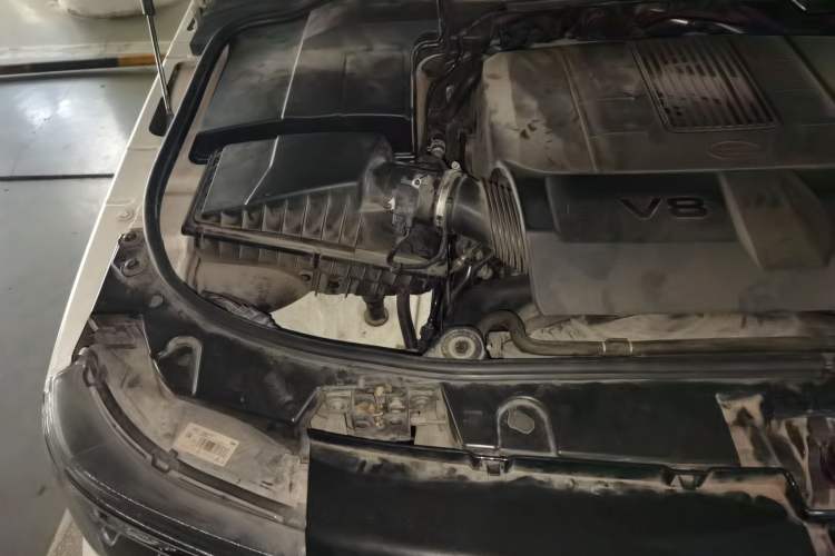 Used Land Rover Range Sport 2012 5.0 NA V8 HSE Engine Bay Right