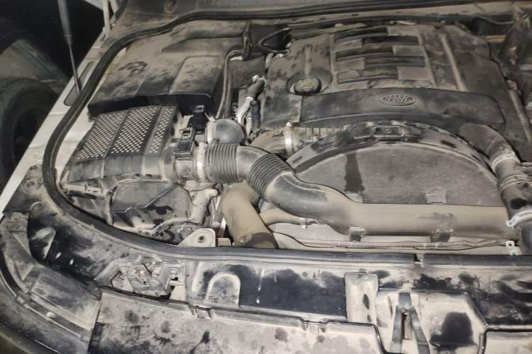 Used Land Rover Range Sport 2012 3.0 TDV6 HSE Diesel Edition Engine Bay Right