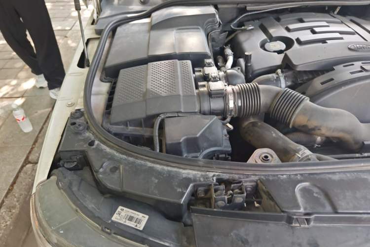 Used Land Rover Range Sport 2012 3.0 TDV6 HSE Diesel Edition Engine Bay Right
