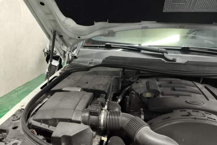 Used Land Rover Range Sport 2012 3.0 TDV6 HSE Diesel Edition Engine Bay Right