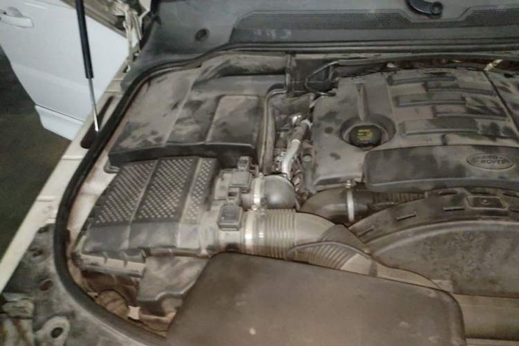Used Land Rover Range Sport 2012 3.0 TDV6 HSE Diesel Edition Engine Bay Right