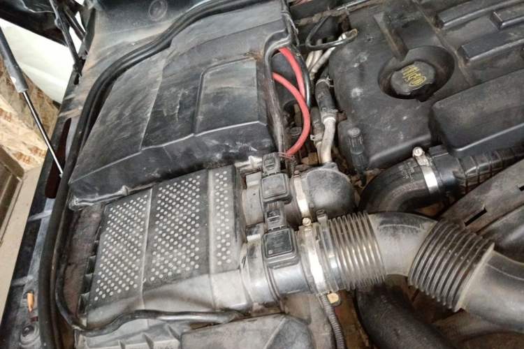 Used Land Rover Range Sport 2012 3.0 TDV6 HSE Diesel Edition Engine Bay Right