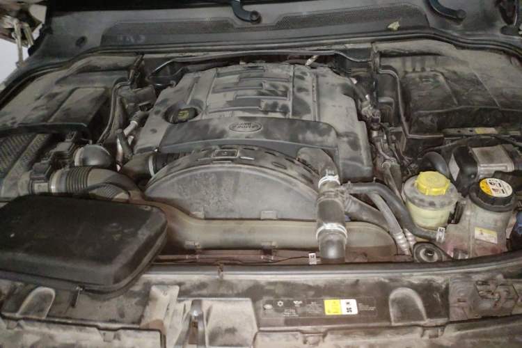 Used Land Rover Range Sport 2012 3.0 TDV6 HSE Diesel Edition Engine Bay