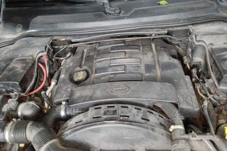Used Land Rover Range Sport 2012 3.0 TDV6 HSE Diesel Edition Engine Bay