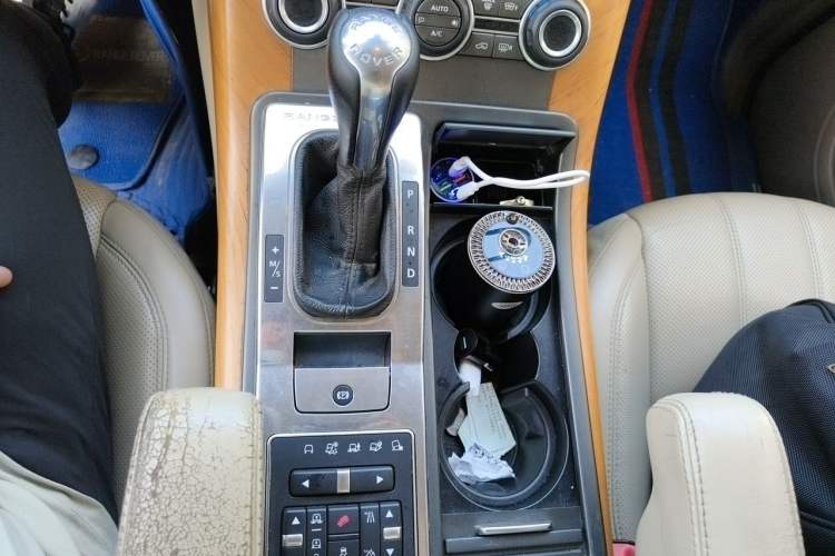 Used Land Rover Range Sport 2012 3.0 TDV6 HSE Diesel Edition Gear Lever