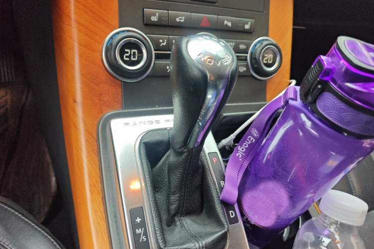 Used Land Rover Range Sport 2012 3.0 TDV6 HSE Diesel Edition Gear Lever