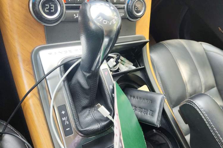 Used Land Rover Range Sport 2012 5.0 SC V8 HSE Gear Lever