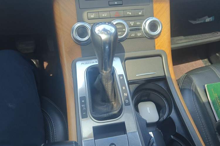 Used Land Rover Range Sport 2012 3.0 TDV6 HSE Diesel Edition Gear Lever