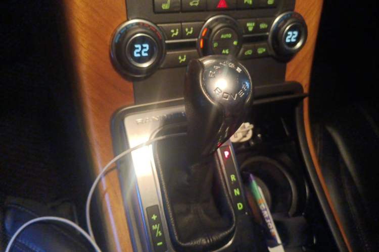 Used Land Rover Range Sport 2012 3.0 TDV6 HSE Diesel Edition Gear Lever