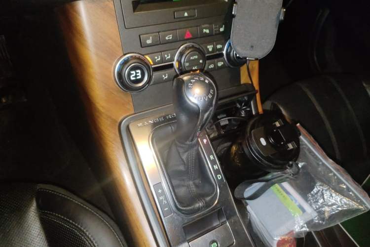Used Land Rover Range Sport 2012 3.0 TDV6 HSE Diesel Edition Gear Lever