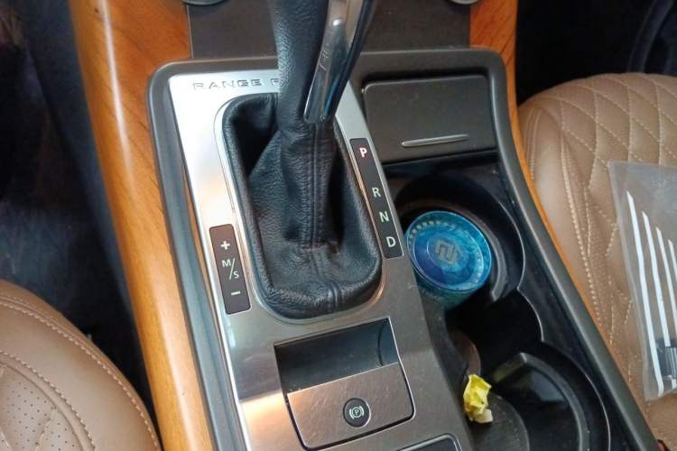 Used Land Rover Range Sport 2012 3.0 TDV6 HSE Diesel Edition Gear Lever