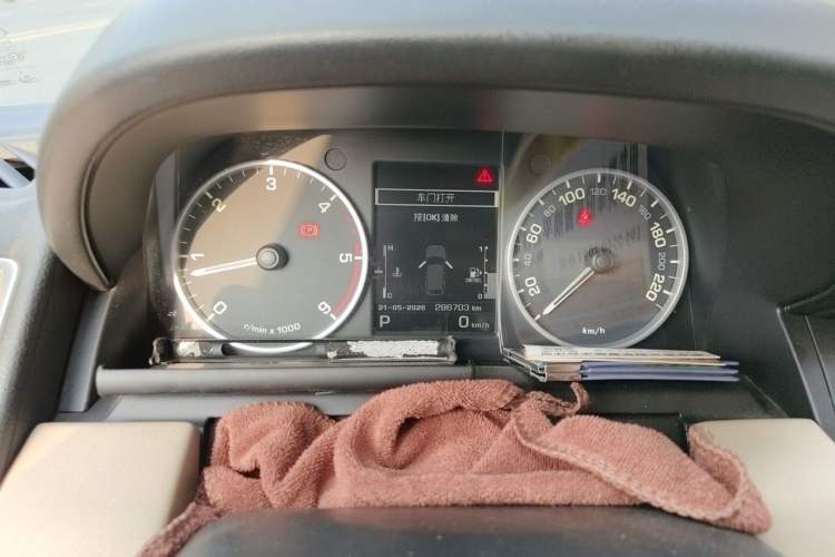 Used Land Rover Range Sport 2012 3.0 TDV6 HSE Diesel Edition Instrument Cluster