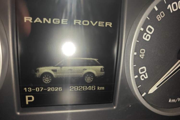 Used Land Rover Range Sport 2012 3.0 TDV6 HSE Diesel Edition Odometer Close Up