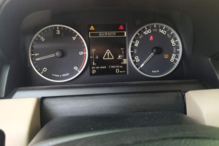 Used Land Rover Range Sport 2012 3.0 TDV6 HSE Diesel Edition Odometer Close Up