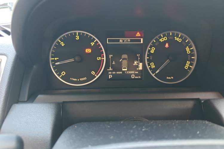Used Land Rover Range Sport 2012 3.0 TDV6 HSE Diesel Edition Odometer Close Up