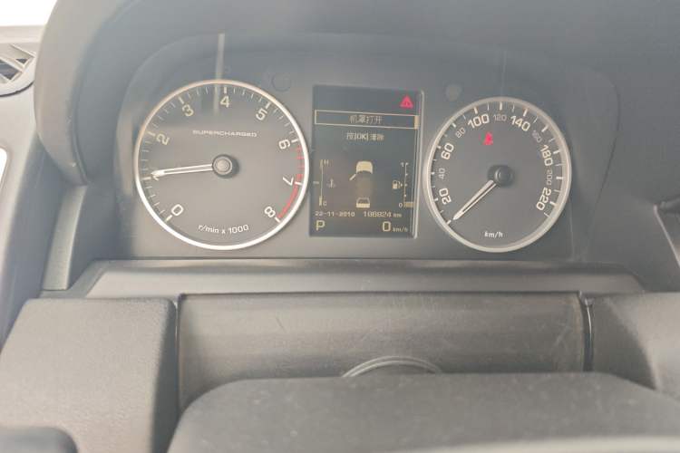 Used Land Rover Range Sport 2012 5.0 SC V8 HSE Odometer Close Up