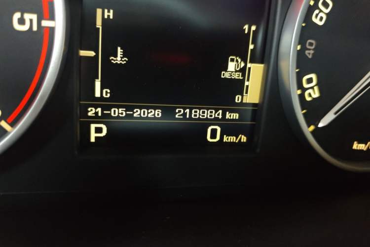 Used Land Rover Range Sport 2012 3.0 TDV6 HSE Diesel Edition Odometer Close Up