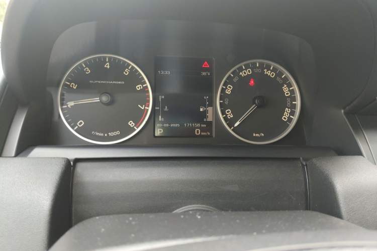 Used Land Rover Range Sport 2012 5.0 SC V8 HSE Odometer Close Up