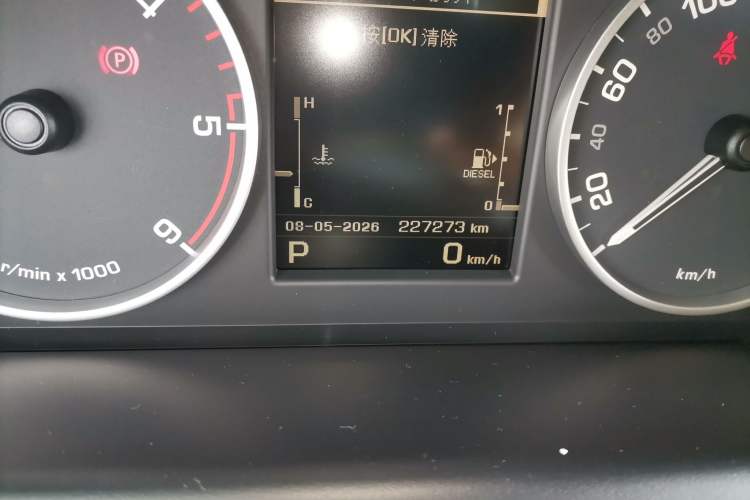Used Land Rover Range Sport 2012 3.0 TDV6 HSE Diesel Edition Odometer Close Up