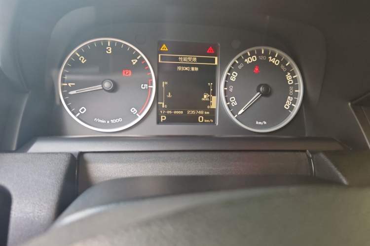 Used Land Rover Range Sport 2012 3.0 TDV6 HSE Diesel Edition Odometer Close Up