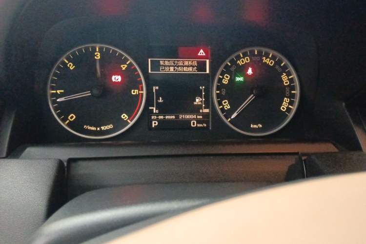 Used Land Rover Range Sport 2012 3.0 TDV6 HSE Diesel Edition Odometer Close Up