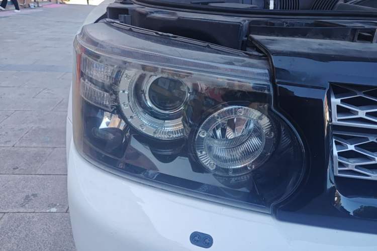 Used Land Rover Range Sport 2012 3.0 TDV6 HSE Diesel Edition Right Front Headlight