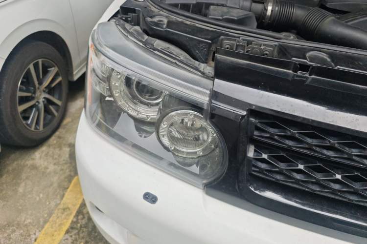 Used Land Rover Range Sport 2012 3.0 TDV6 HSE Diesel Edition Right Front Headlight